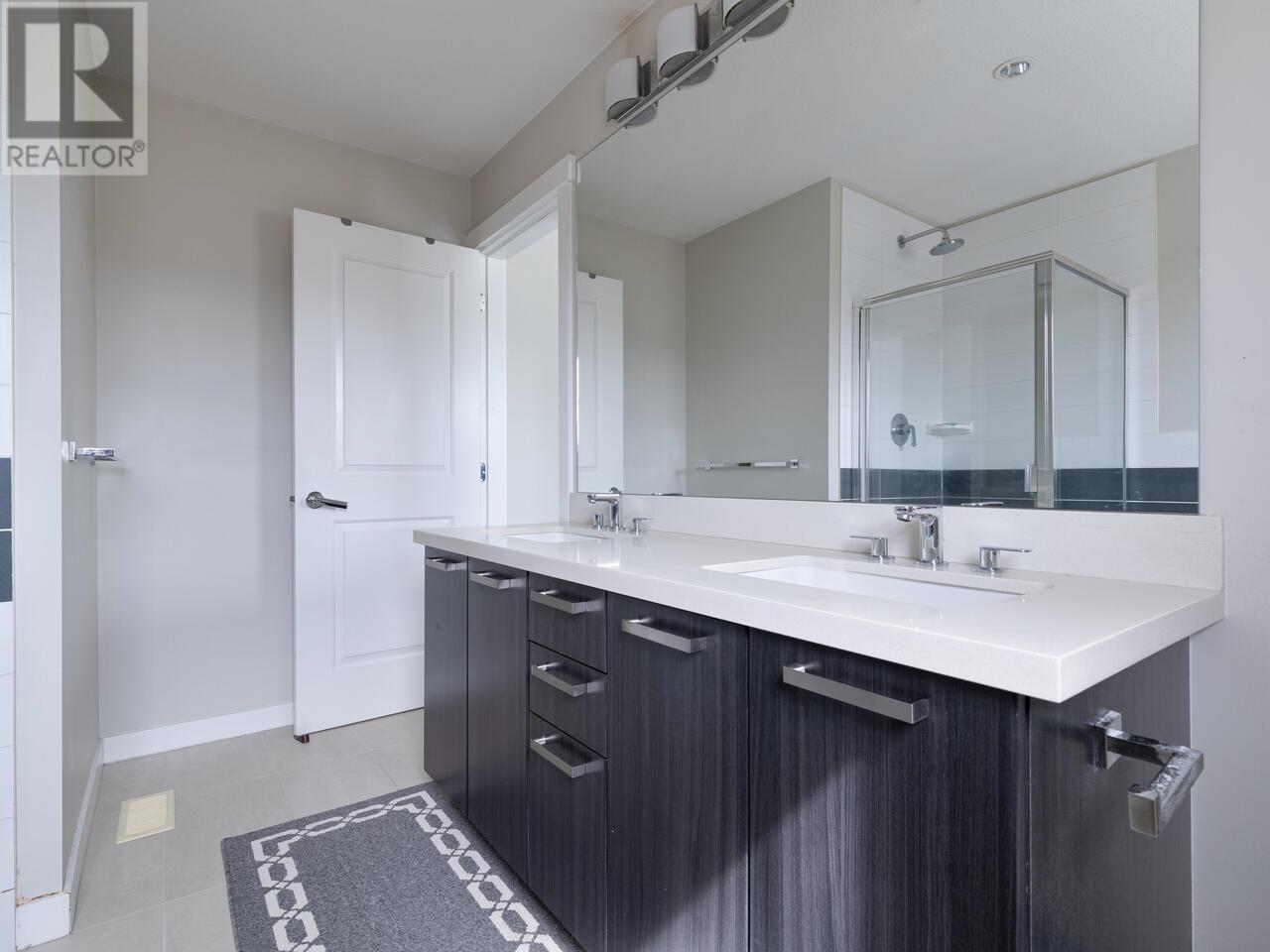 Listing Picture 16 of 25 : 3113 E KENT AVENUE NORTH, Vancouver / 溫哥華 - 魯藝地產 Yvonne Lu Group - MLS Medallion Club Member