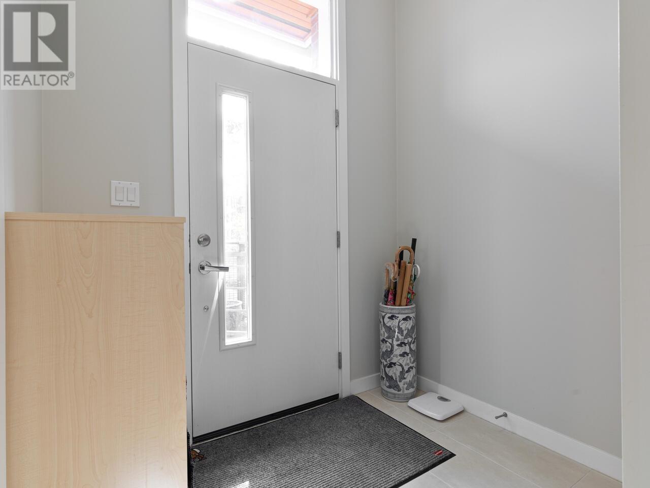 Listing Picture 3 of 25 : 3113 E KENT AVENUE NORTH, Vancouver / 溫哥華 - 魯藝地產 Yvonne Lu Group - MLS Medallion Club Member