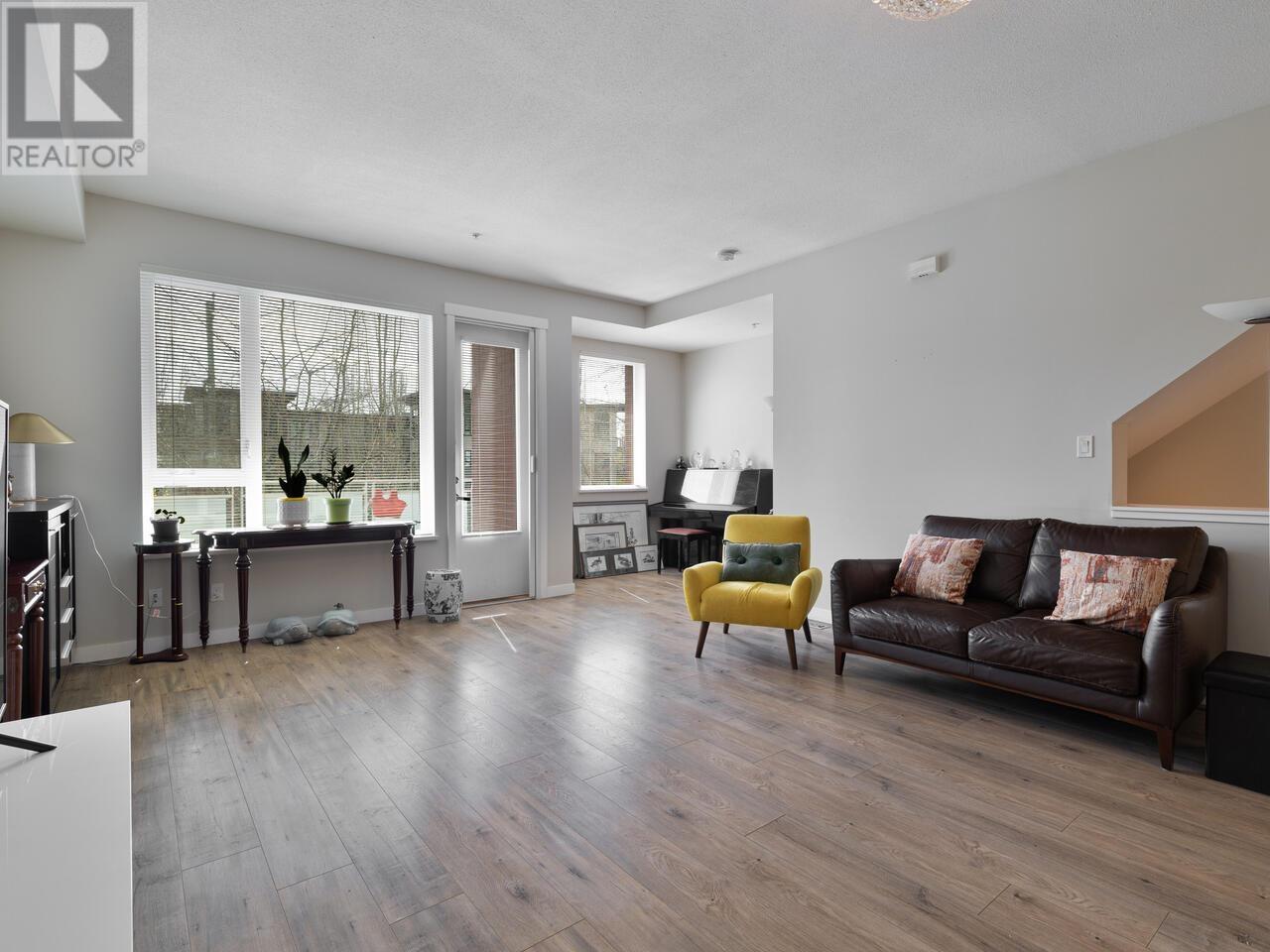 Listing Picture 4 of 25 : 3113 E KENT AVENUE NORTH, Vancouver / 溫哥華 - 魯藝地產 Yvonne Lu Group - MLS Medallion Club Member