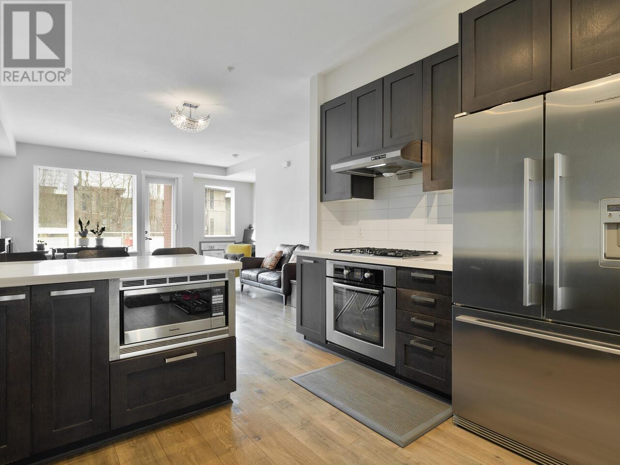 Listing Picture 6 of 25 : 3113 E KENT AVENUE NORTH, Vancouver / 溫哥華 - 魯藝地產 Yvonne Lu Group - MLS Medallion Club Member