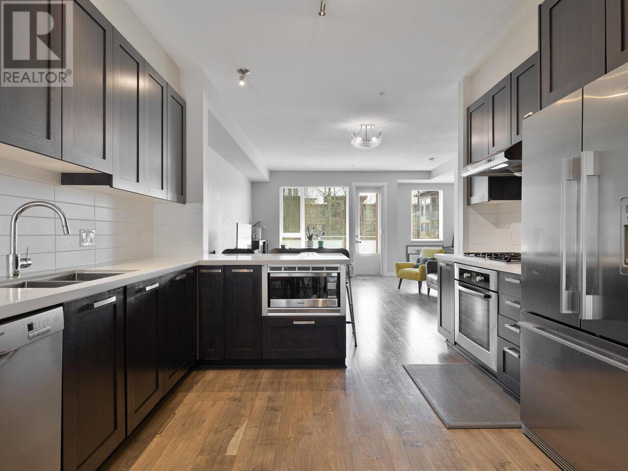 Listing Picture 7 of 25 : 3113 E KENT AVENUE NORTH, Vancouver / 溫哥華 - 魯藝地產 Yvonne Lu Group - MLS Medallion Club Member