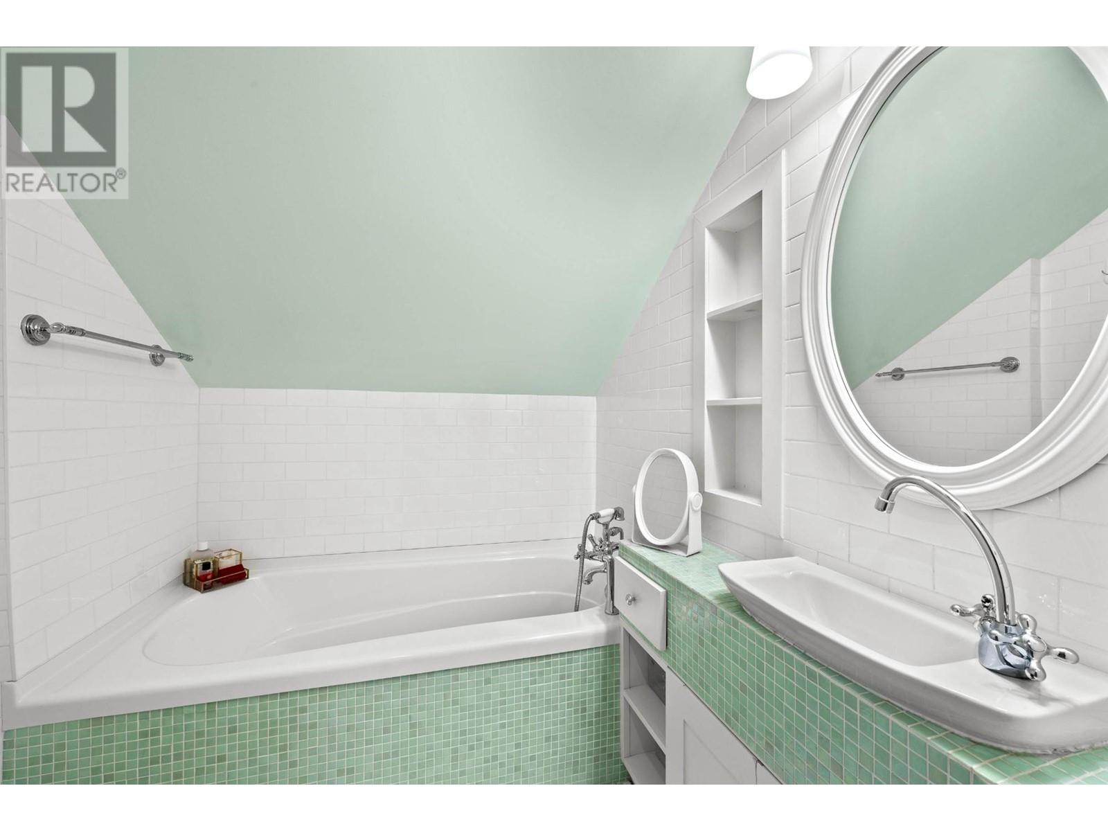 659 Pleasant Street, Kamloops, British Columbia  V2C 3B1 - Photo 23 - 181068