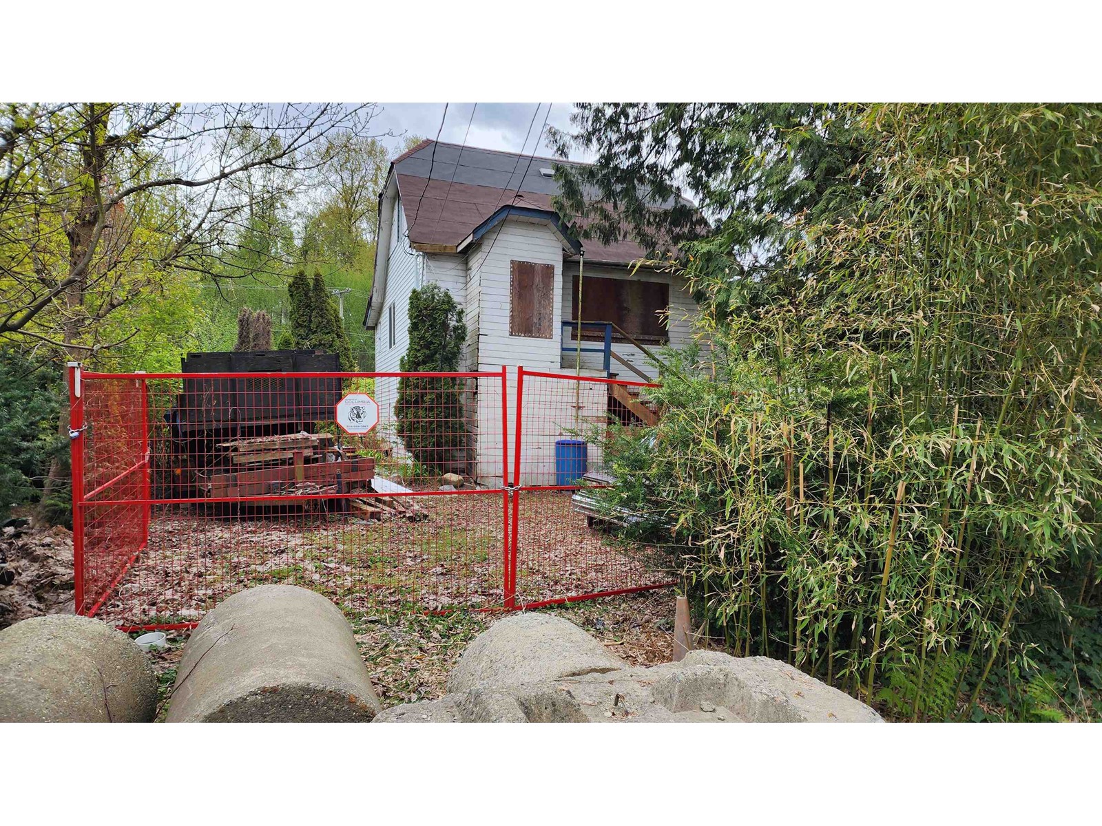 Property at 13858 117 AVENUE image 3