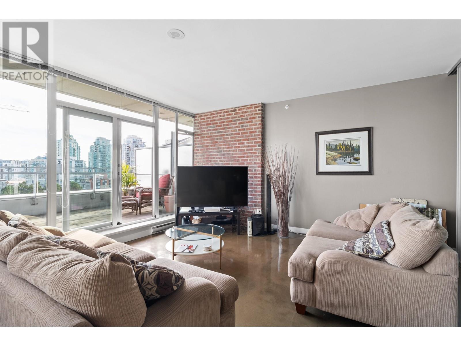 909 221 Union Street, Vancouver, British Columbia  V6A 0B4 - Photo 2 - R2928645