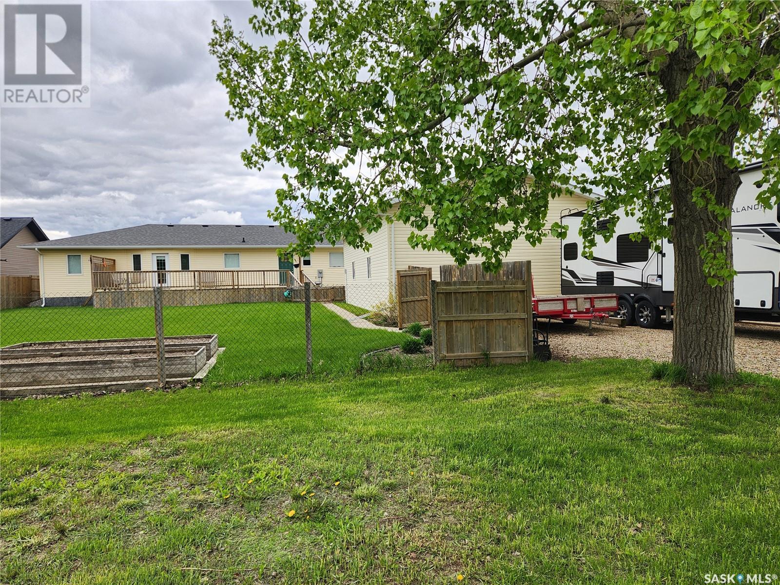 225 3rd Street, North Weyburn, Saskatchewan  S0C 1X0 - Photo 47 - SK970235