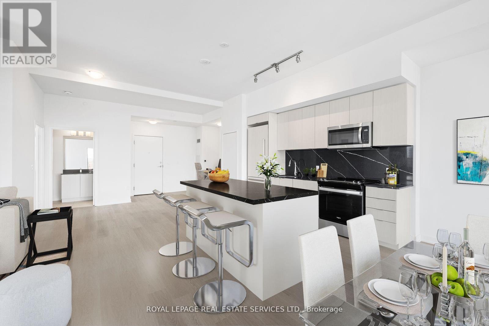 Property at 1106 - 859 THE QUEENSWAY image 5