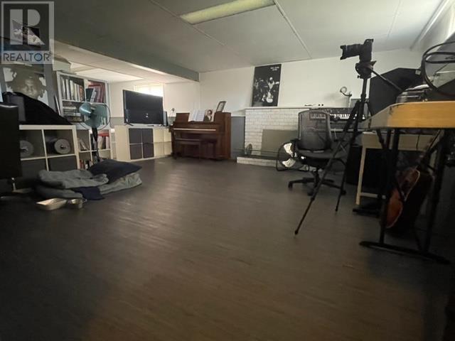 Listing Picture 9 of 20 : 2349 E 49TH AVENUE, Vancouver / 溫哥華 - 魯藝地產 Yvonne Lu Group - MLS Medallion Club Member