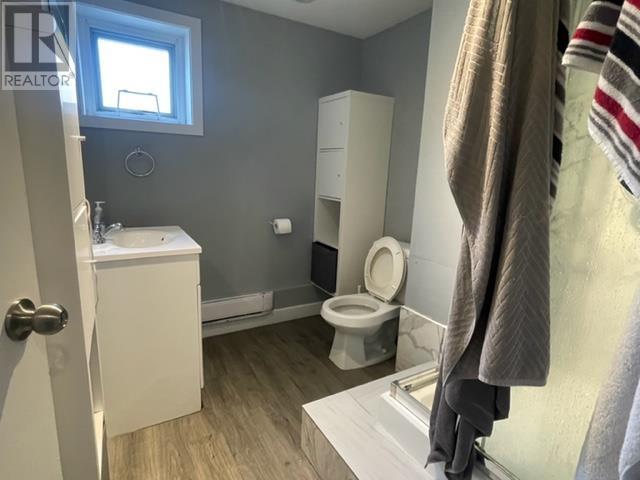 Listing Picture 12 of 20 : 2349 E 49TH AVENUE, Vancouver / 溫哥華 - 魯藝地產 Yvonne Lu Group - MLS Medallion Club Member