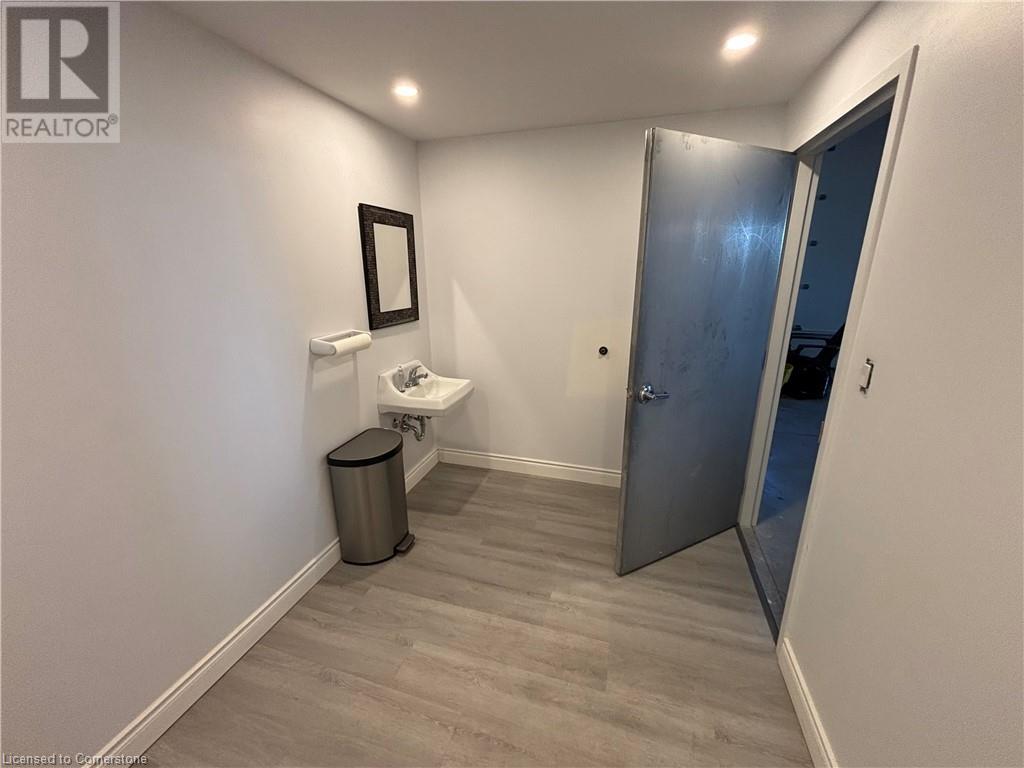36 Ditton Drive Unit# 1&2, Hamilton, Ontario  L8W 0A9 - Photo 4 - 40651883