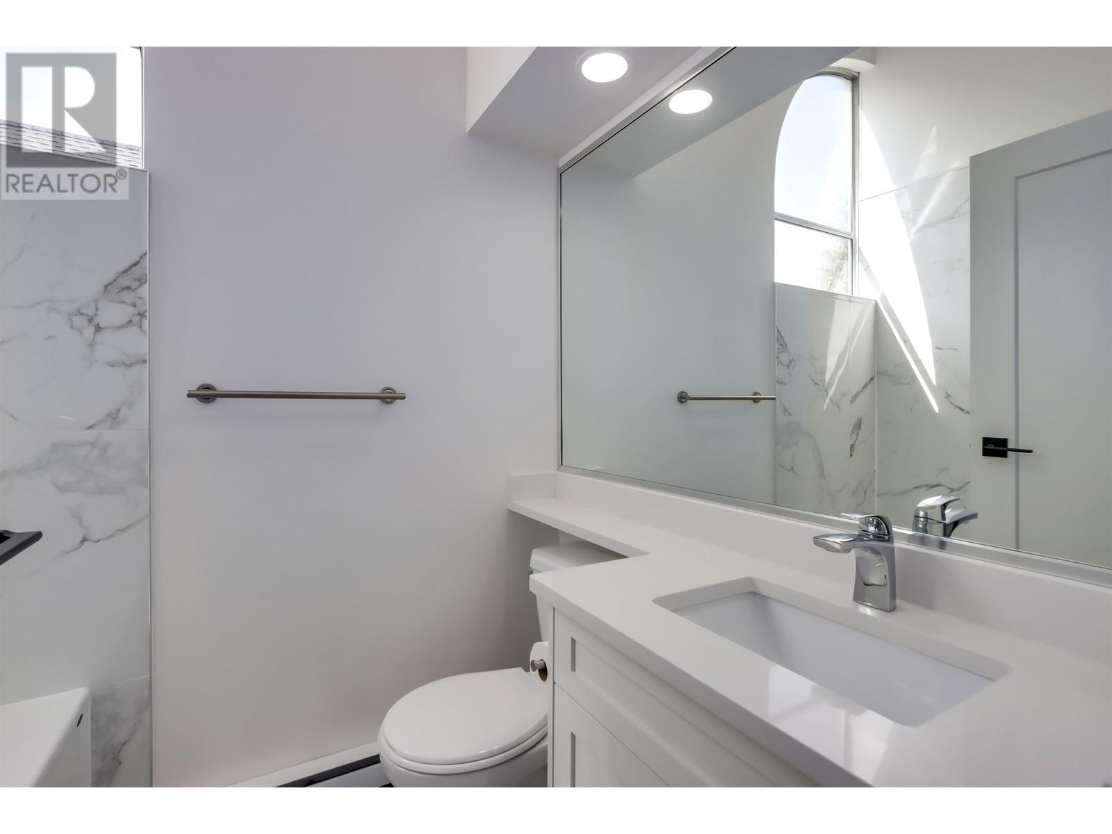 Listing Picture 16 of 23 : 2415 W 6TH AVENUE, Vancouver / 溫哥華 - 魯藝地產 Yvonne Lu Group - MLS Medallion Club Member