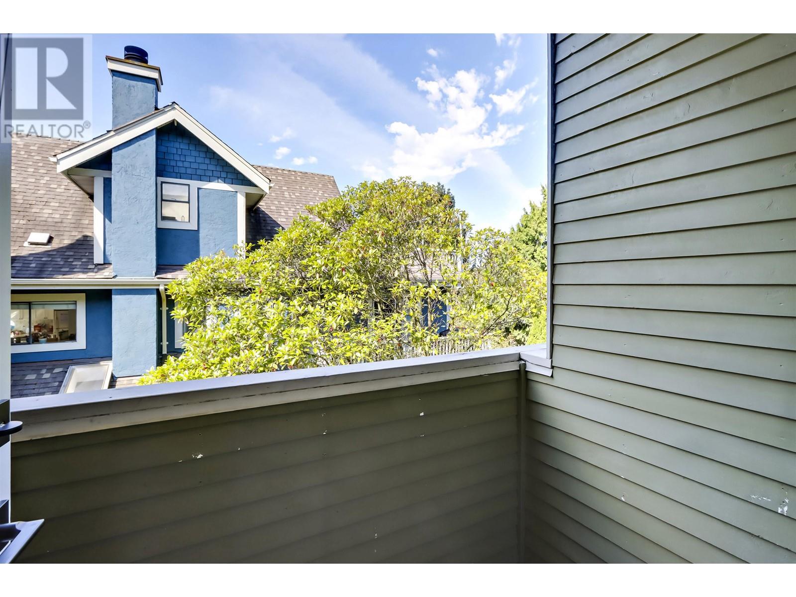 Listing Picture 14 of 23 : 2415 W 6TH AVENUE, Vancouver / 溫哥華 - 魯藝地產 Yvonne Lu Group - MLS Medallion Club Member