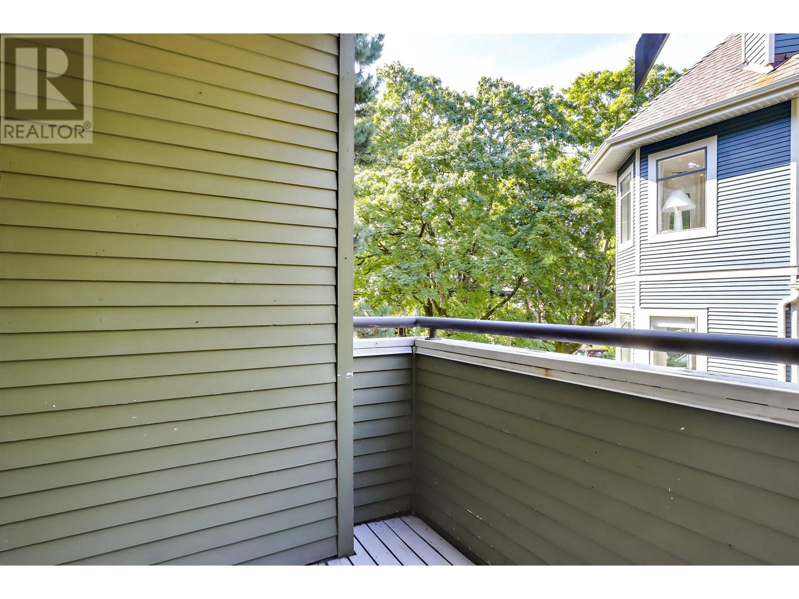 Listing Picture 6 of 23 : 2415 W 6TH AVENUE, Vancouver / 溫哥華 - 魯藝地產 Yvonne Lu Group - MLS Medallion Club Member