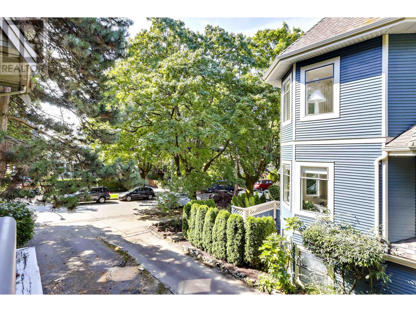 Listing Picture 8 of 23 : 2415 W 6TH AVENUE, Vancouver / 溫哥華 - 魯藝地產 Yvonne Lu Group - MLS Medallion Club Member