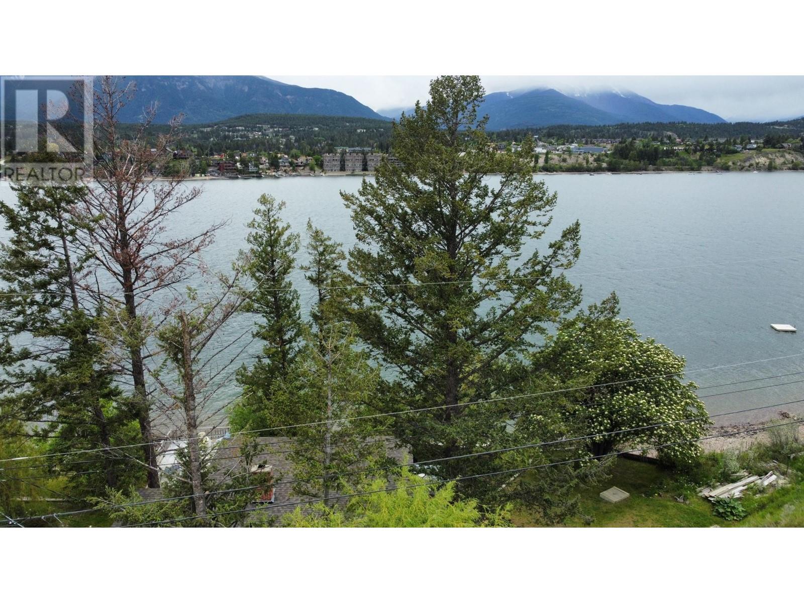 725 LAKEVIEW ROAD Invermere