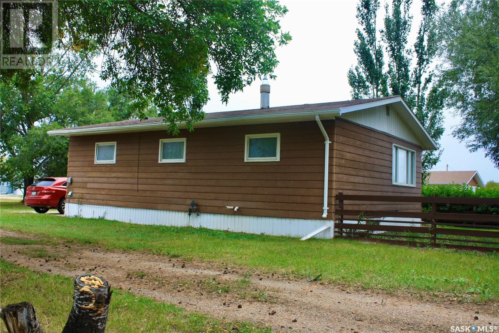 405 Macdonald Avenue, Craik, Saskatchewan  S0G 0V0 - Photo 3 - SK984357