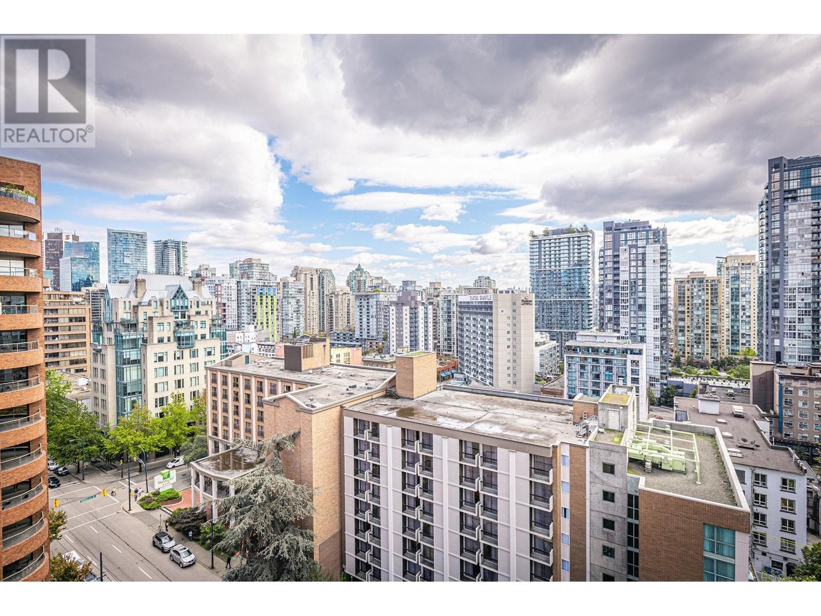 Listing Picture 21 of 35 : 1703 1189 HOWE STREET, Vancouver / 溫哥華 - 魯藝地產 Yvonne Lu Group - MLS Medallion Club Member