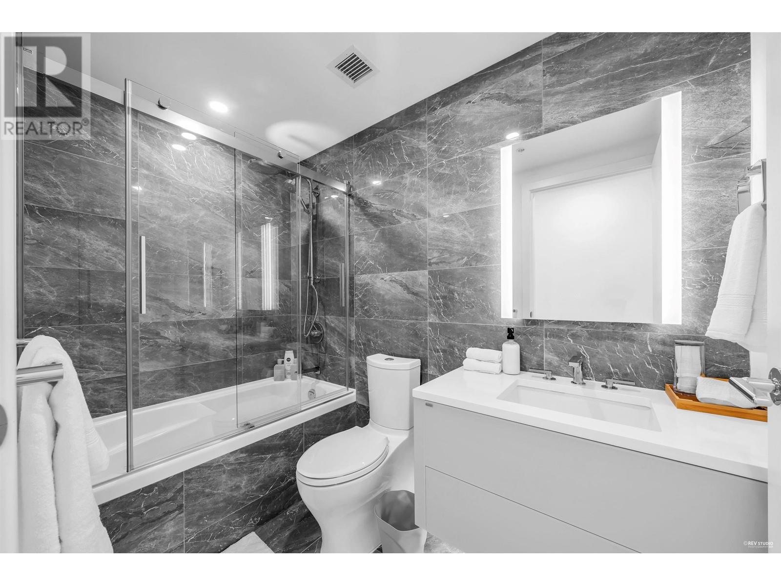 302 1331 Marine Drive, West Vancouver, British Columbia  V7T 1B6 - Photo 4 - R2928774