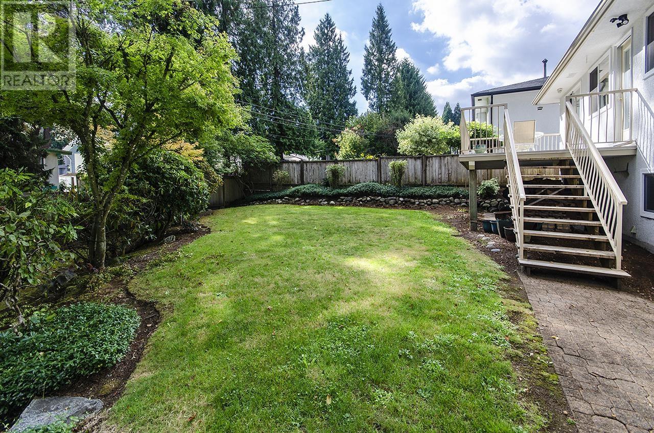 555 Foress Drive, Port Moody, British Columbia  V3H 1J1 - Photo 13 - R2928792