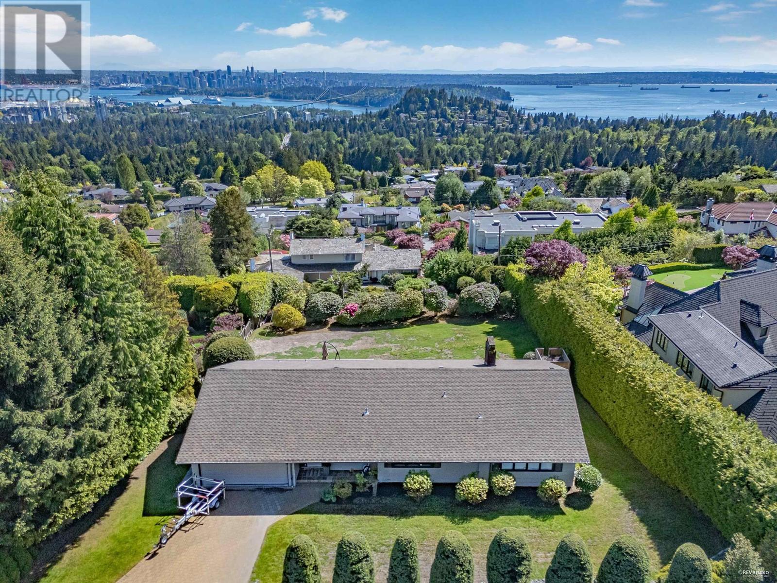 820 Knockmaroon Road, West Vancouver, British Columbia  V7S 1R6 - Photo 1 - R2928861