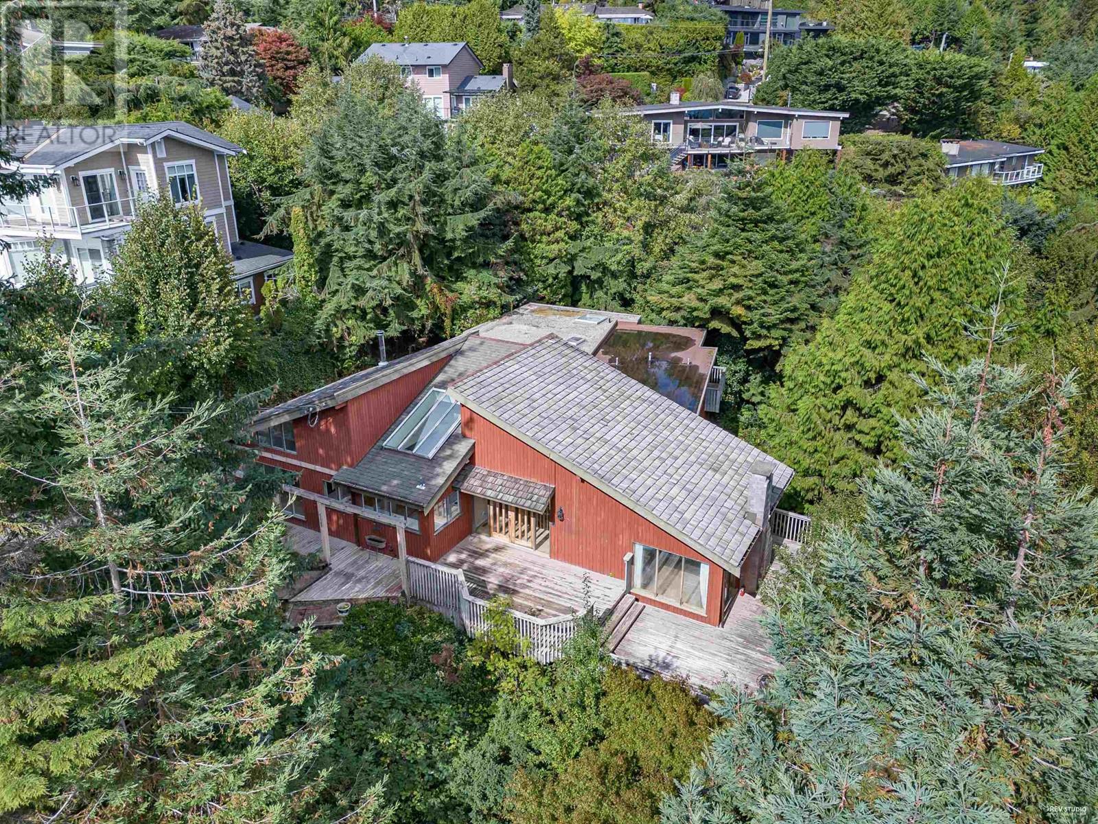 568 ST. ANDREWS PLACE, west vancouver, British Columbia