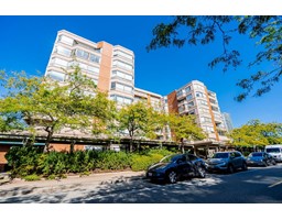 502 15111 RUSSELL AVENUE, White Rock, British Columbia