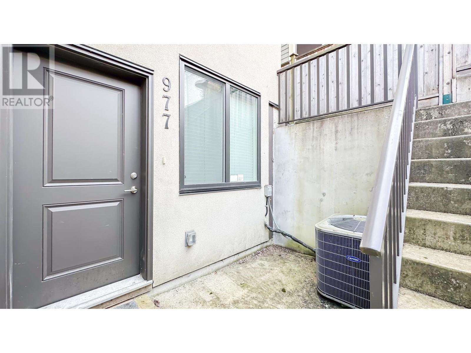 Listing Picture 37 of 38 : 975 W 23RD AVENUE, Vancouver / 溫哥華 - 魯藝地產 Yvonne Lu Group - MLS Medallion Club Member