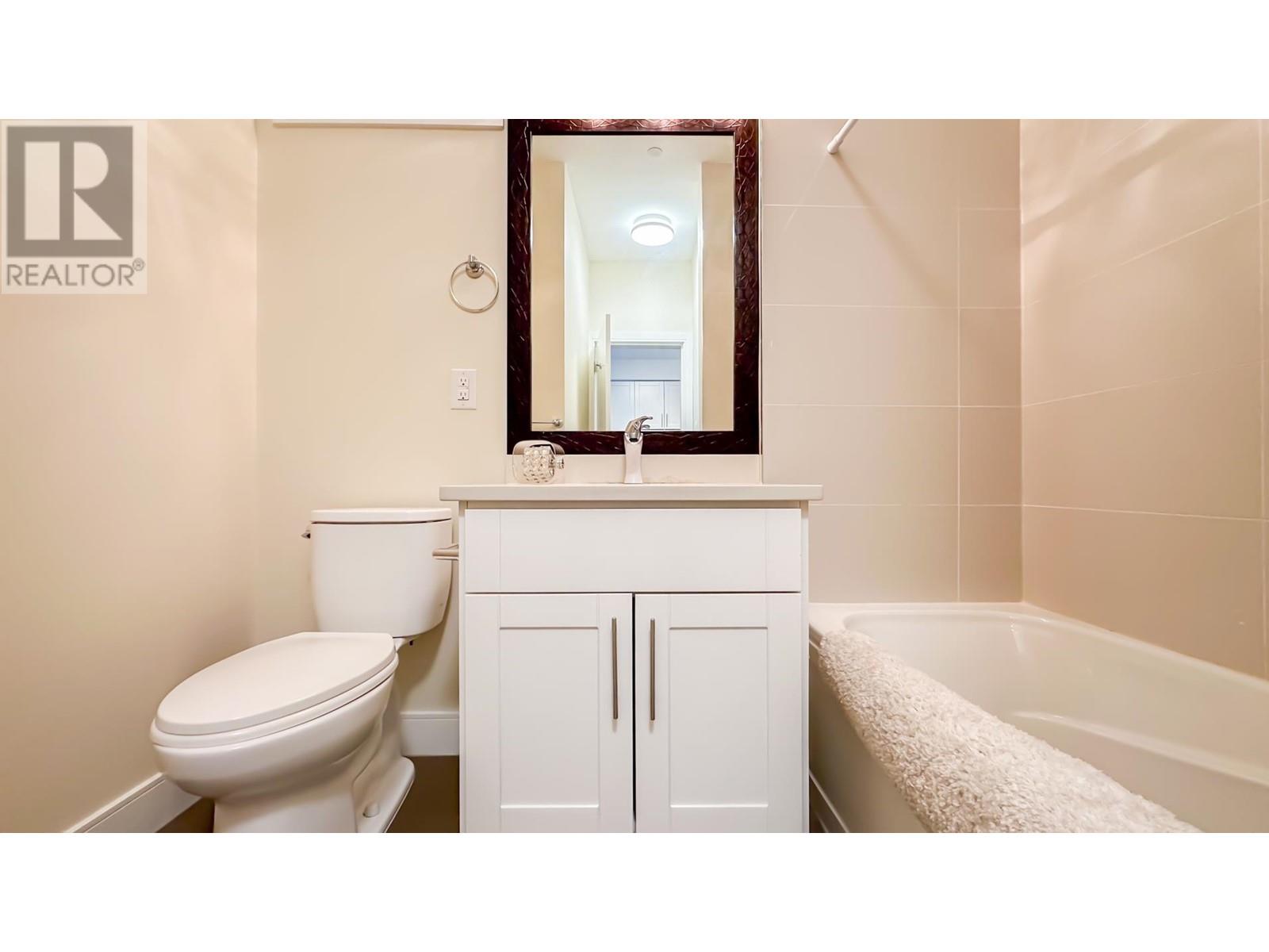 Listing Picture 29 of 38 : 975 W 23RD AVENUE, Vancouver / 溫哥華 - 魯藝地產 Yvonne Lu Group - MLS Medallion Club Member