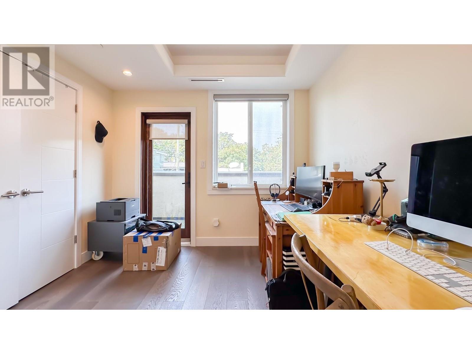 Listing Picture 13 of 38 : 975 W 23RD AVENUE, Vancouver / 溫哥華 - 魯藝地產 Yvonne Lu Group - MLS Medallion Club Member