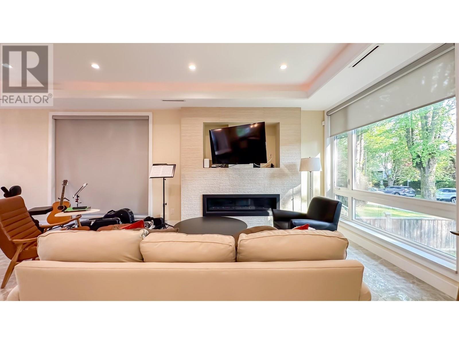 Listing Picture 4 of 38 : 975 W 23RD AVENUE, Vancouver / 溫哥華 - 魯藝地產 Yvonne Lu Group - MLS Medallion Club Member