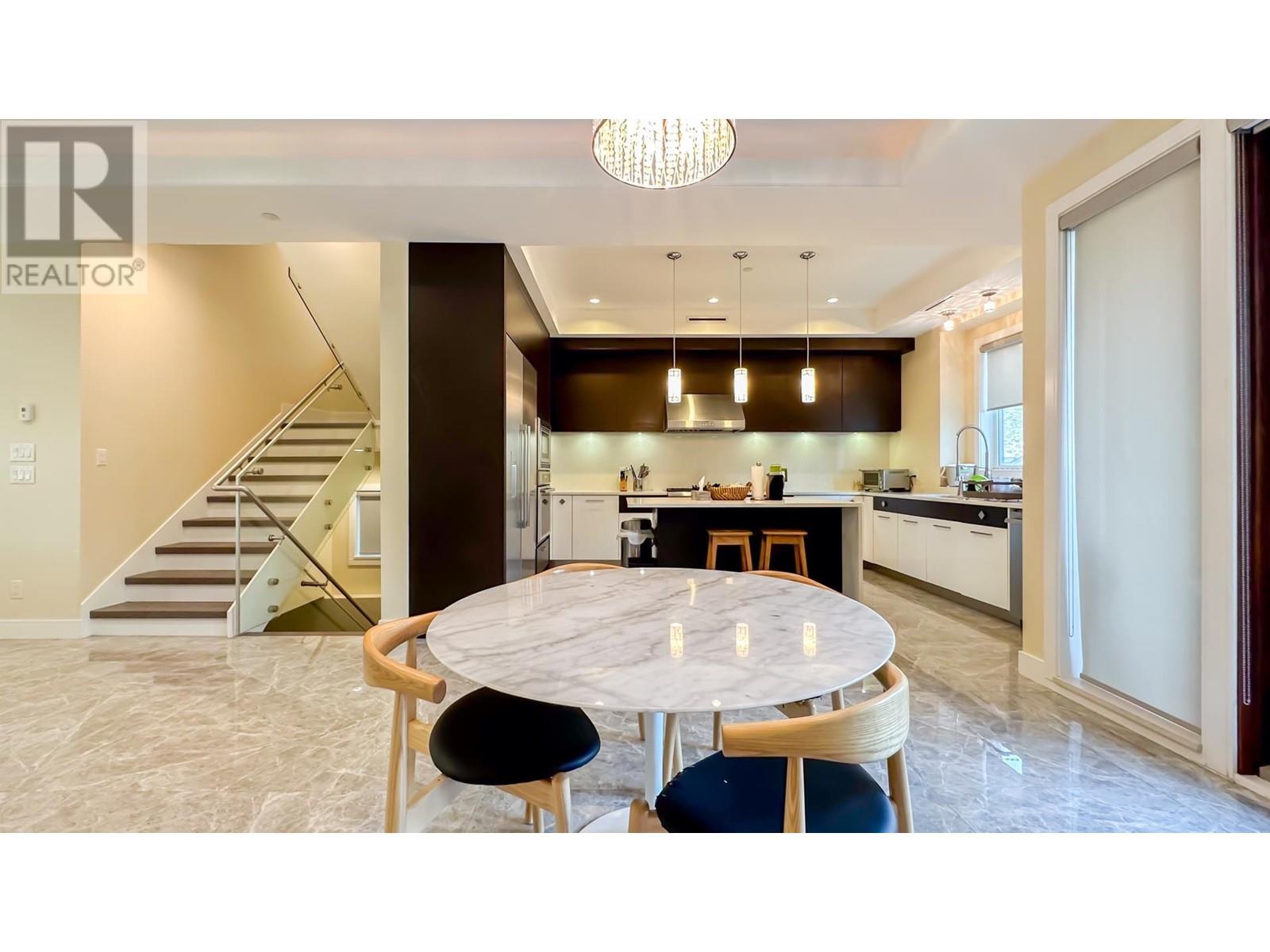 Listing Picture 6 of 38 : 975 W 23RD AVENUE, Vancouver / 溫哥華 - 魯藝地產 Yvonne Lu Group - MLS Medallion Club Member