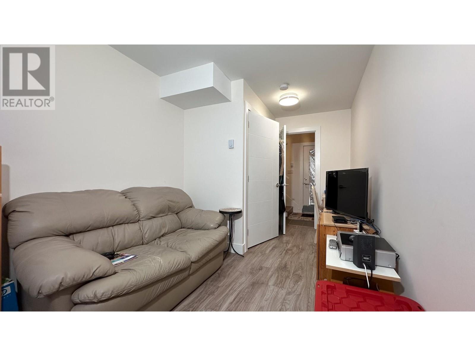 Listing Picture 24 of 38 : 975 W 23RD AVENUE, Vancouver / 溫哥華 - 魯藝地產 Yvonne Lu Group - MLS Medallion Club Member