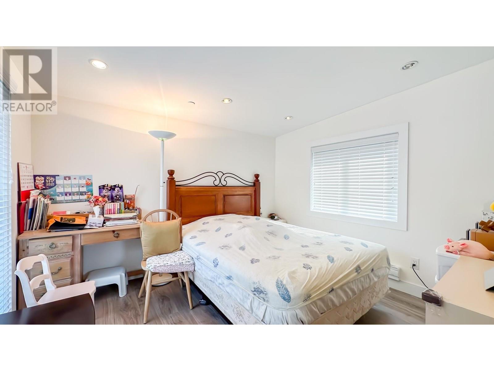 Listing Picture 33 of 38 : 975 W 23RD AVENUE, Vancouver / 溫哥華 - 魯藝地產 Yvonne Lu Group - MLS Medallion Club Member