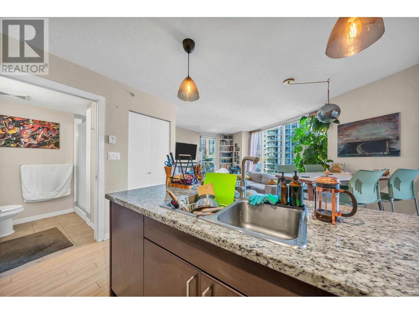 Listing Picture 10 of 33 : 901 689 ABBOTT STREET, Vancouver / 溫哥華 - 魯藝地產 Yvonne Lu Group - MLS Medallion Club Member