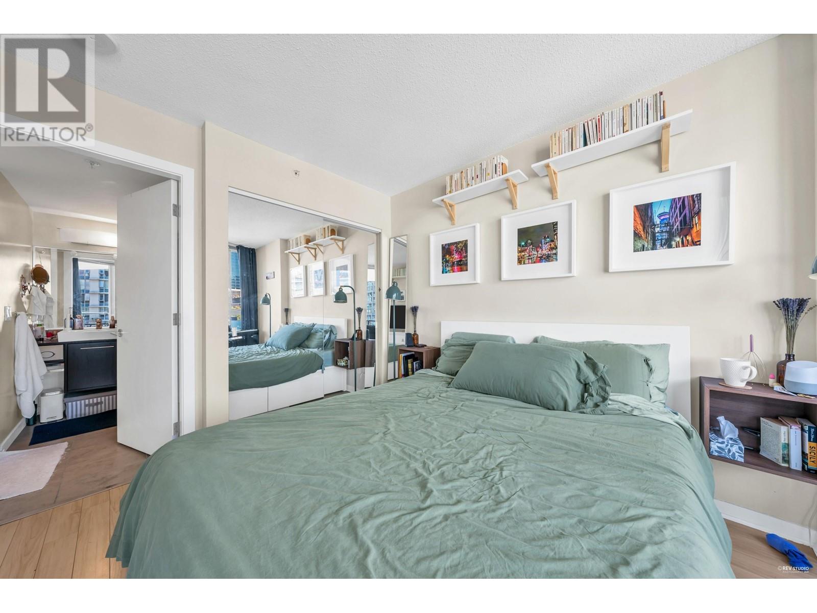 Listing Picture 17 of 33 : 901 689 ABBOTT STREET, Vancouver / 溫哥華 - 魯藝地產 Yvonne Lu Group - MLS Medallion Club Member