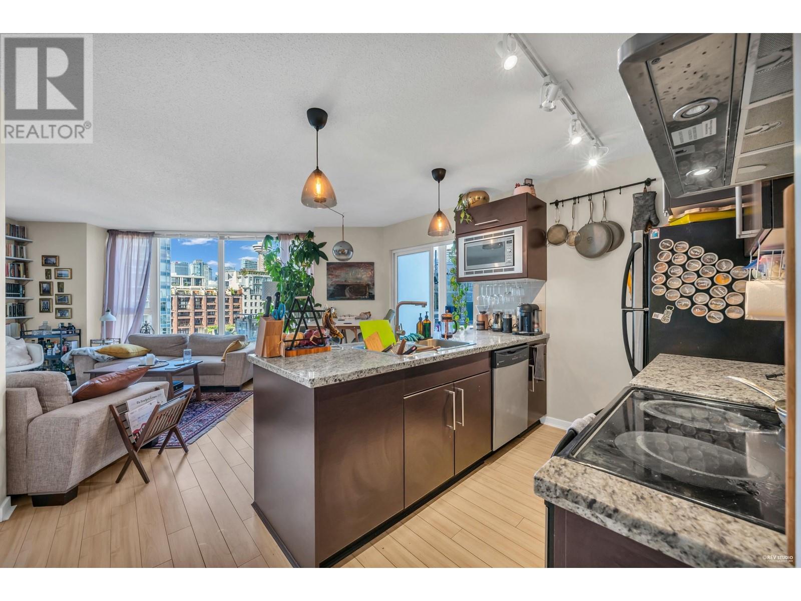 Listing Picture 8 of 33 : 901 689 ABBOTT STREET, Vancouver / 溫哥華 - 魯藝地產 Yvonne Lu Group - MLS Medallion Club Member
