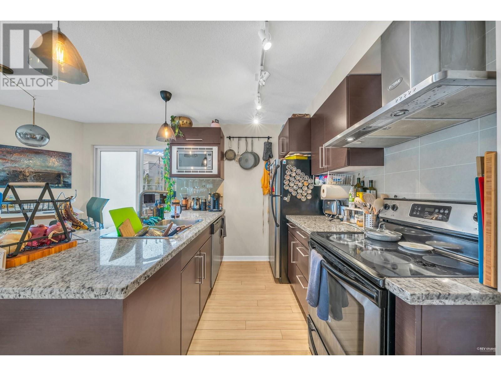 Listing Picture 9 of 33 : 901 689 ABBOTT STREET, Vancouver / 溫哥華 - 魯藝地產 Yvonne Lu Group - MLS Medallion Club Member