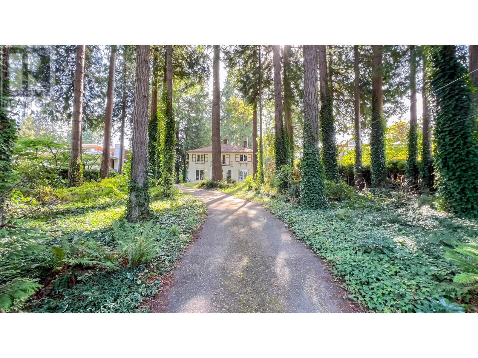 Listing Picture 4 of 38 : 4786 DRUMMOND DRIVE, Vancouver / 溫哥華 - 魯藝地產 Yvonne Lu Group - MLS Medallion Club Member