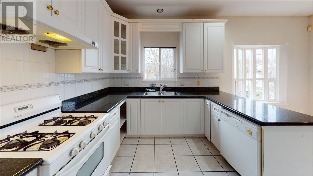 Listing Picture 11 of 38 : 3190 GRANT STREET, Vancouver / 溫哥華 - 魯藝地產 Yvonne Lu Group - MLS Medallion Club Member