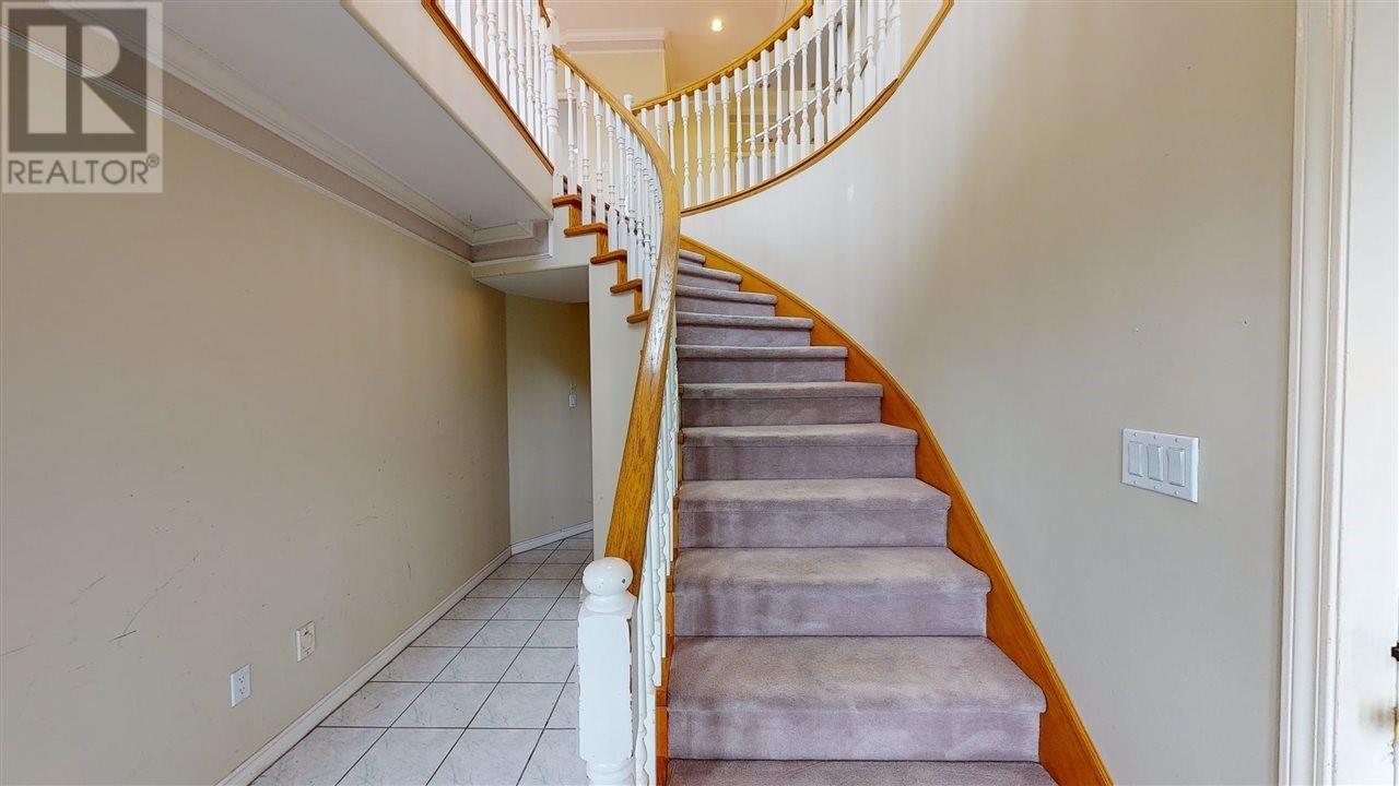 Listing Picture 3 of 38 : 3190 GRANT STREET, Vancouver / 溫哥華 - 魯藝地產 Yvonne Lu Group - MLS Medallion Club Member