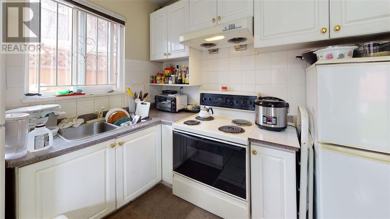 Listing Picture 30 of 38 : 3190 GRANT STREET, Vancouver / 溫哥華 - 魯藝地產 Yvonne Lu Group - MLS Medallion Club Member