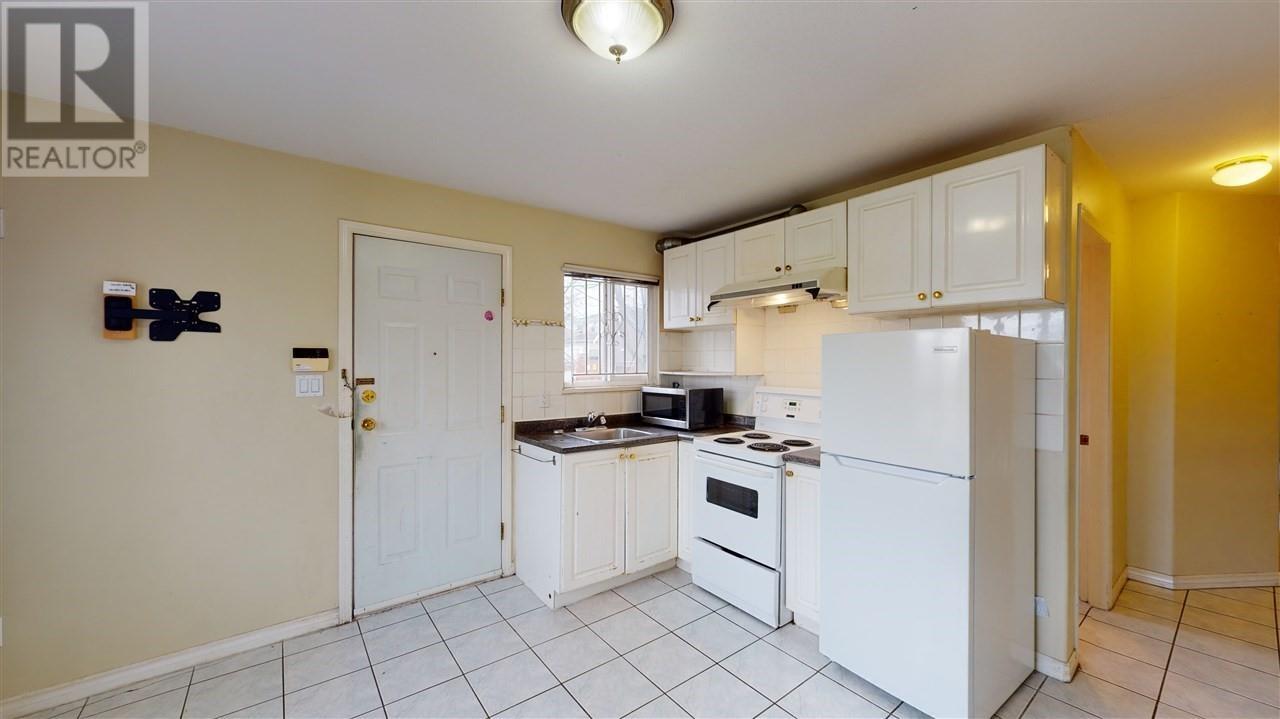 Listing Picture 23 of 38 : 3190 GRANT STREET, Vancouver / 溫哥華 - 魯藝地產 Yvonne Lu Group - MLS Medallion Club Member