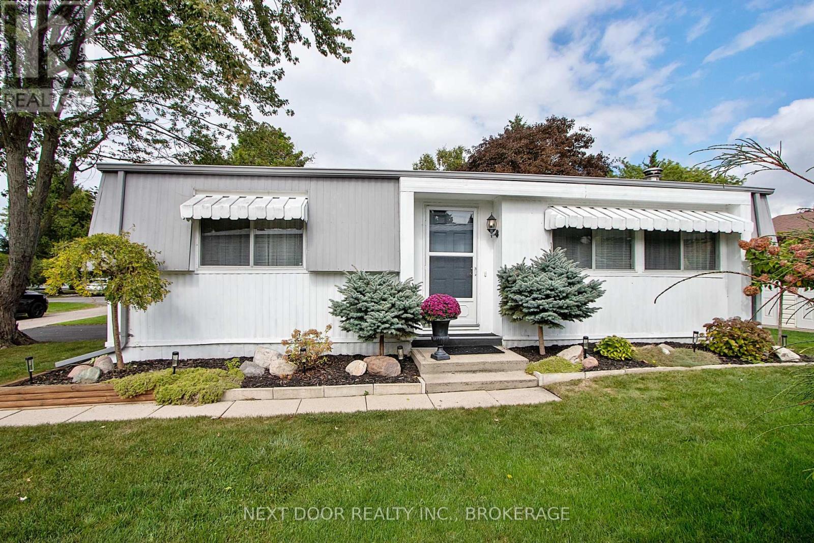 208 BILTMORE DRIVE, South Huron, Ontario