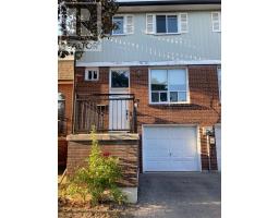 104 FARM GREEN WAY, Toronto, Ontario