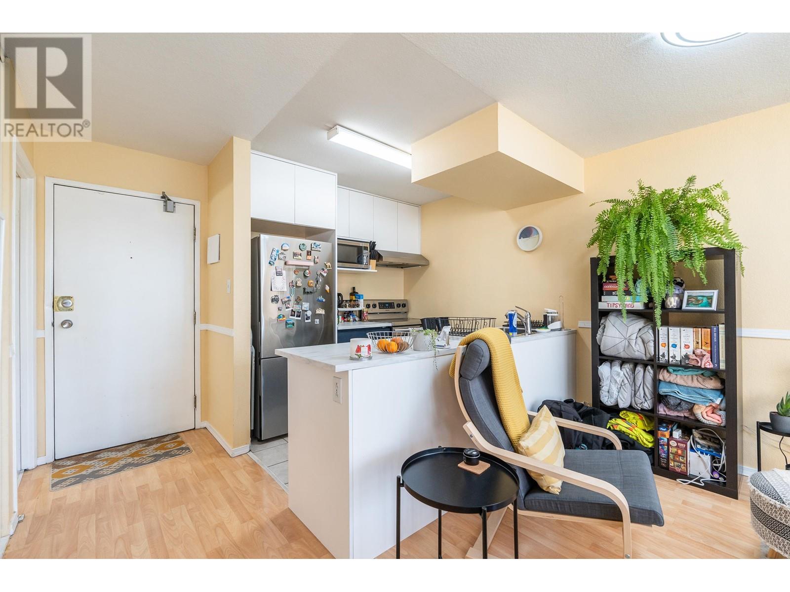 Listing Picture 7 of 22 : 902 1330 BURRARD STREET, Vancouver / 溫哥華 - 魯藝地產 Yvonne Lu Group - MLS Medallion Club Member