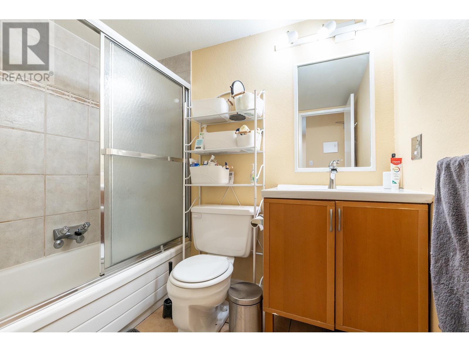 Listing Picture 14 of 22 : 902 1330 BURRARD STREET, Vancouver / 溫哥華 - 魯藝地產 Yvonne Lu Group - MLS Medallion Club Member