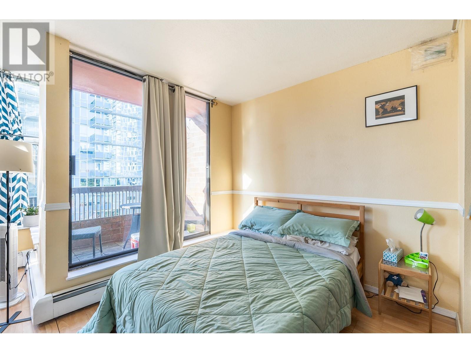 Listing Picture 13 of 22 : 902 1330 BURRARD STREET, Vancouver / 溫哥華 - 魯藝地產 Yvonne Lu Group - MLS Medallion Club Member