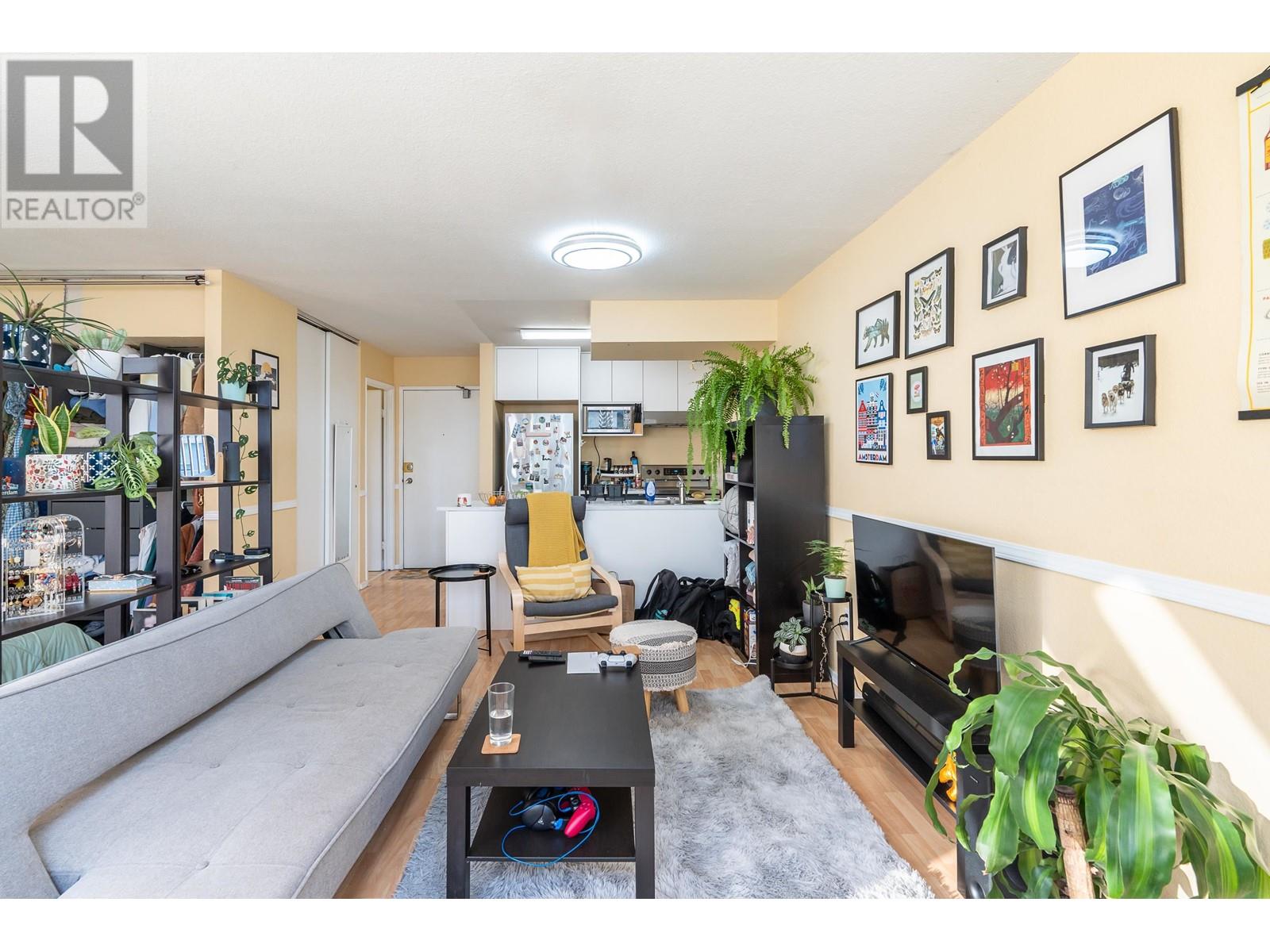 Listing Picture 12 of 22 : 902 1330 BURRARD STREET, Vancouver / 溫哥華 - 魯藝地產 Yvonne Lu Group - MLS Medallion Club Member