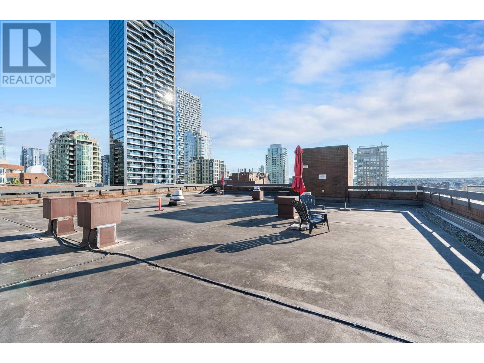 Listing Picture 19 of 22 : 902 1330 BURRARD STREET, Vancouver / 溫哥華 - 魯藝地產 Yvonne Lu Group - MLS Medallion Club Member