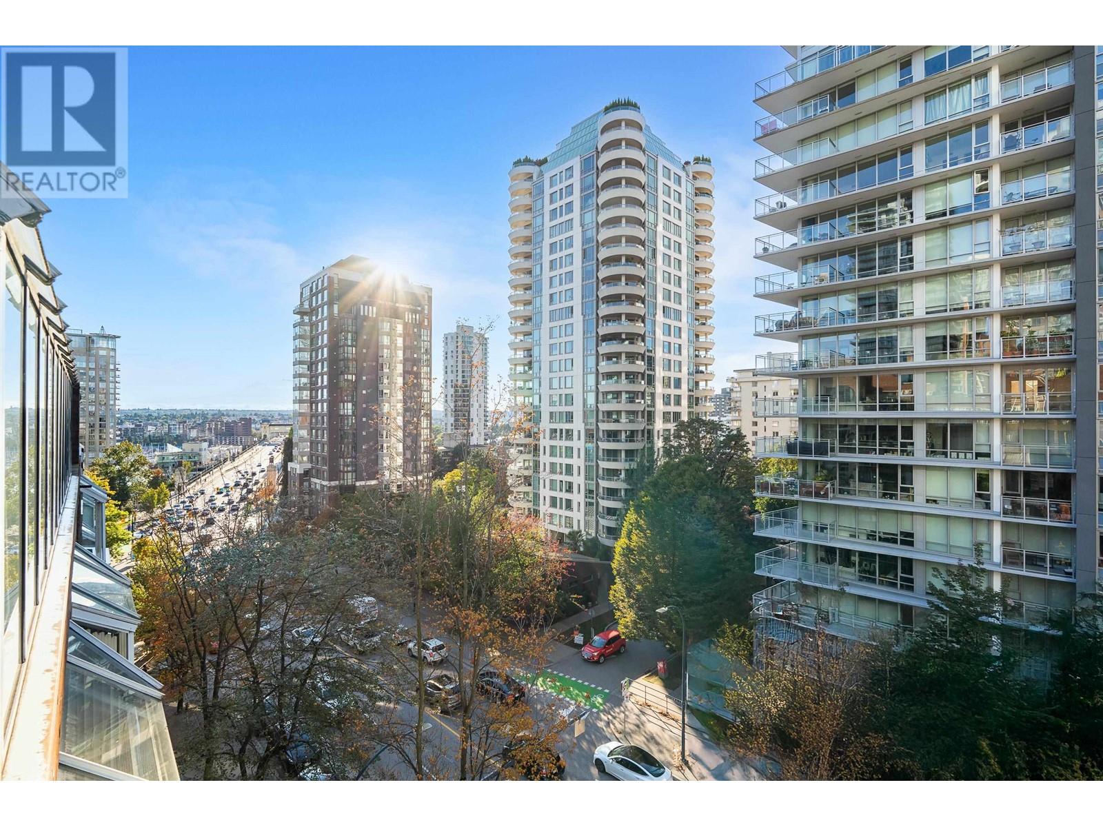 Listing Picture 17 of 22 : 902 1330 BURRARD STREET, Vancouver / 溫哥華 - 魯藝地產 Yvonne Lu Group - MLS Medallion Club Member