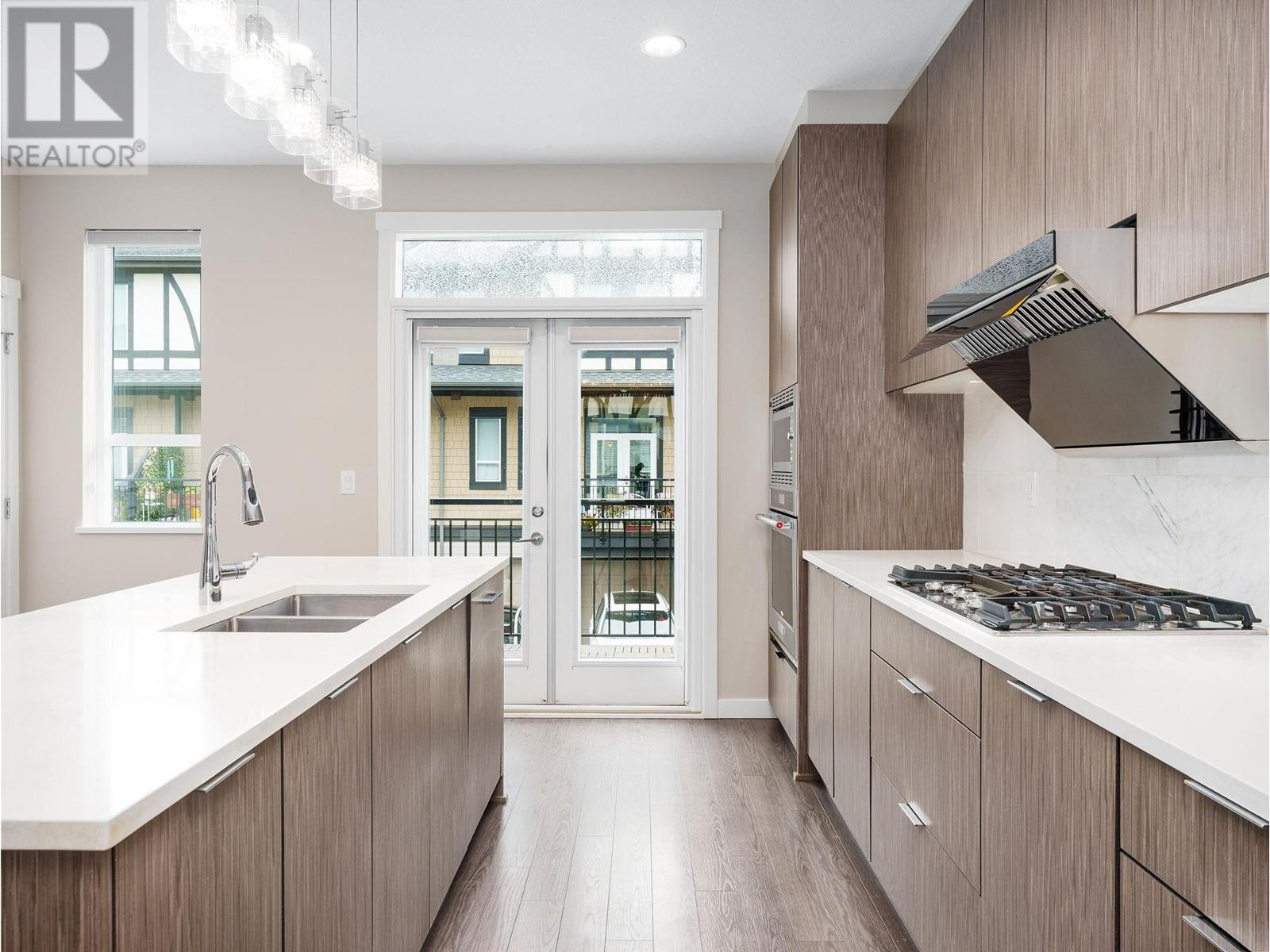 Listing Picture 9 of 33 : 23 10388 NO. 2 ROAD, Richmond / 烈治文 - 魯藝地產 Yvonne Lu Group - MLS Medallion Club Member